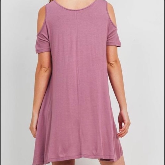 Cold shoulder dress - Picture 2 of 2